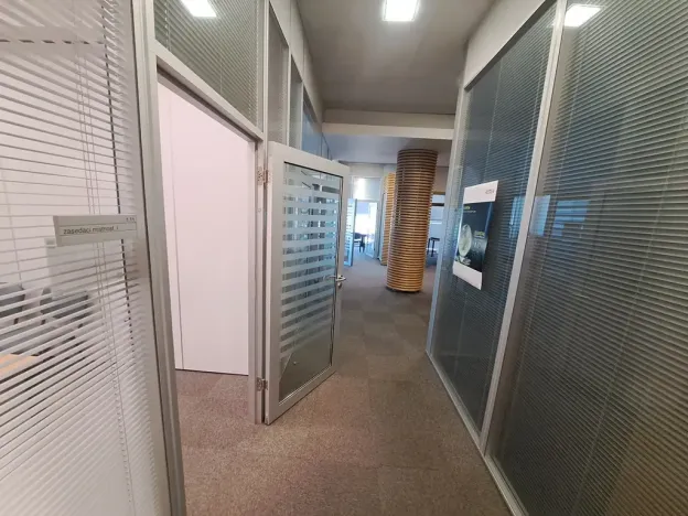 Pronájem kanceláře, Brno, Křižíkova, 247 m2