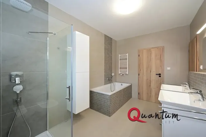 Pronájem rodinného domu, Šestajovice, Konopišťská, 250 m2