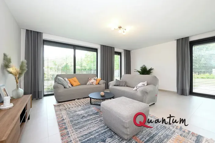 Pronájem rodinného domu, Šestajovice, Konopišťská, 250 m2