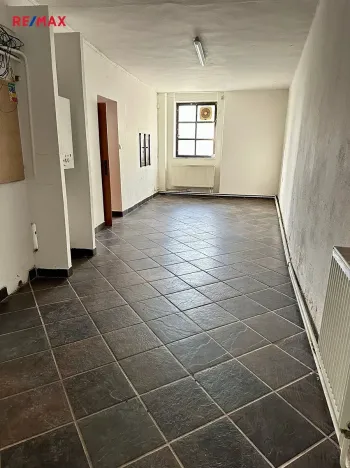 Pronájem obchodního prostoru, Mohelnice, Kostelní nám., 80 m2
