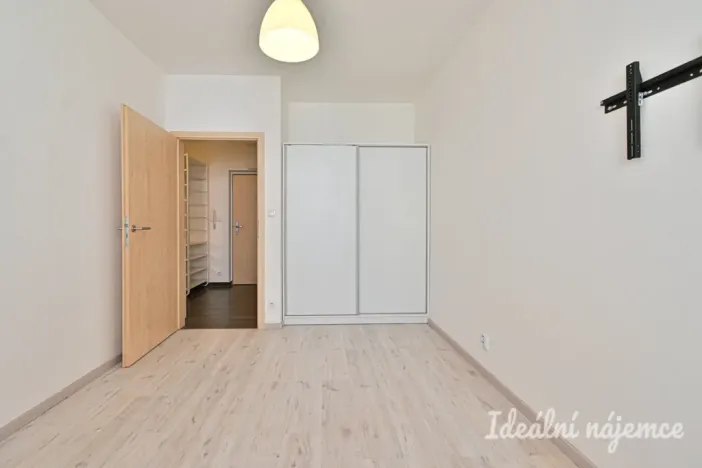 Pronájem bytu 2+kk, Brno, Listnatá, 47 m2