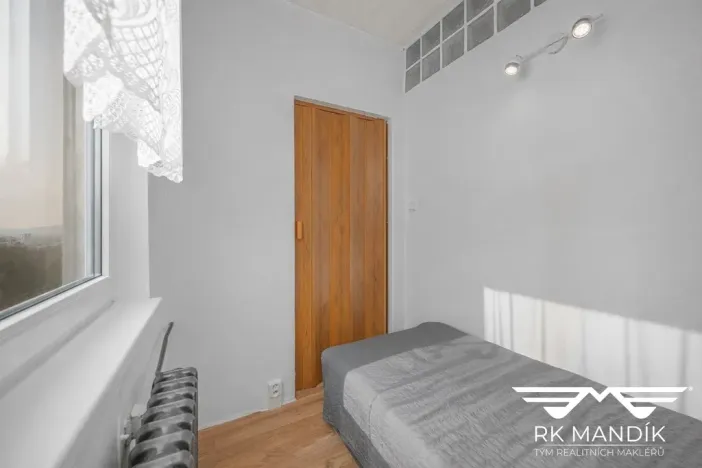 Prodej bytu 1+kk, Praha - Modřany, Nikoly Vapcarova, 32 m2