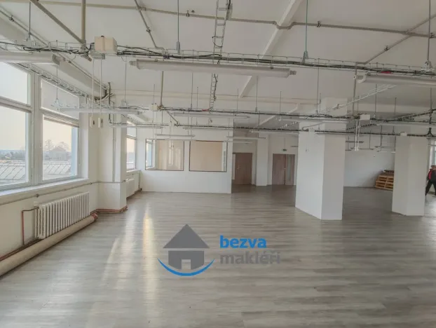 Pronájem výrobních prostor, Skuteč, Husova, 189 m2