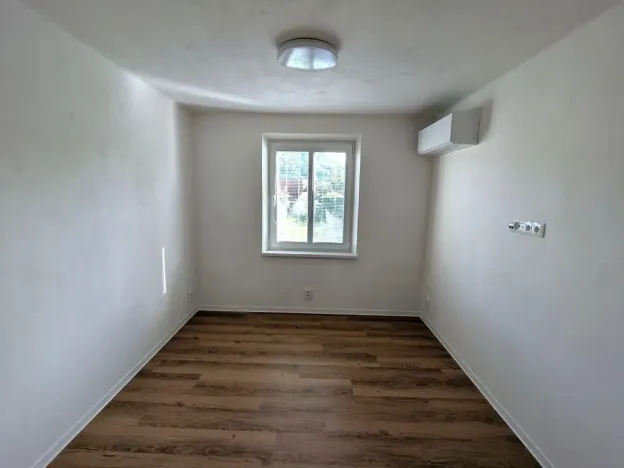 Pronájem bytu 2+1, Klášterec nad Ohří - Miřetice u Klášterce nad Ohří, Švermova, 66 m2