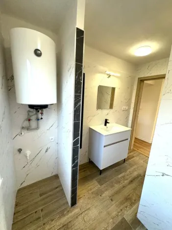 Pronájem bytu 2+1, Klášterec nad Ohří - Miřetice u Klášterce nad Ohří, Švermova, 66 m2