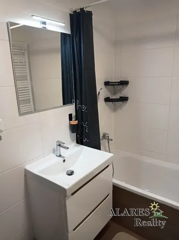 Pronájem bytu 1+1, Šestajovice, 55 m2