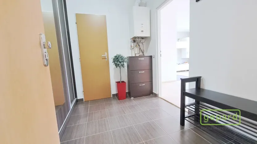 Pronájem bytu 1+kk, Brno, Keřová, 41 m2