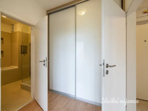 Pronájem bytu 3+kk, Praha - Jinonice, Břežánecká, 68 m2