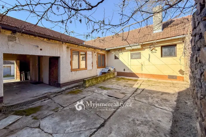 Prodej rodinného domu, Hodonice, U Kostela, 260 m2