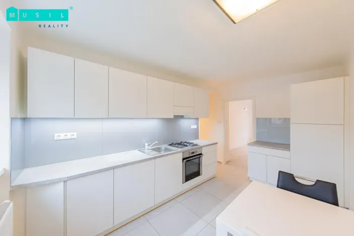 Prodej bytu 2+1, Olomouc - Nové Sady, Za poštou, 55 m2