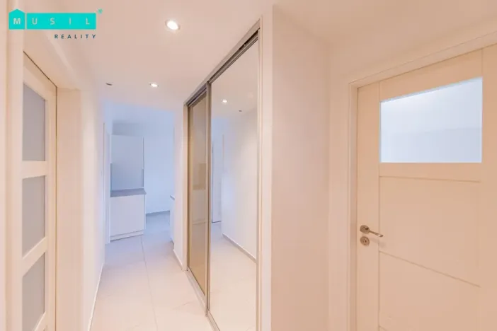 Prodej bytu 2+1, Olomouc - Nové Sady, Za poštou, 55 m2