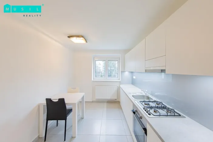 Prodej bytu 2+1, Olomouc - Nové Sady, Za poštou, 55 m2