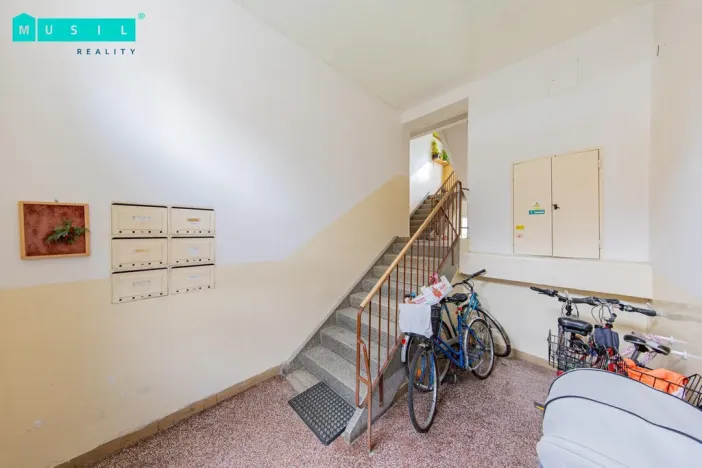 Prodej bytu 2+1, Olomouc - Nové Sady, Za poštou, 55 m2