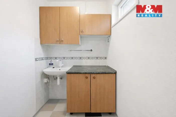 Pronájem obchodního prostoru, Nymburk, Maršála Koněva, 12 m2