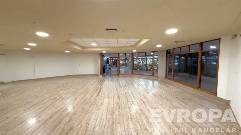 Pronájem obchodního prostoru, Vrchlabí, Krkonošská, 132 m2