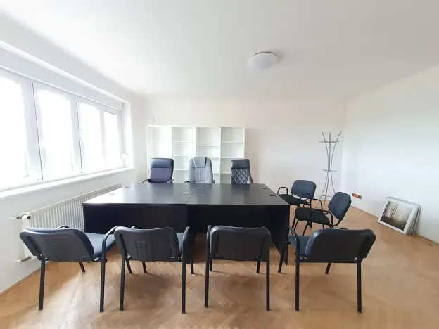 Pronájem kanceláře, Praha - Smíchov, Na Hřebenkách, 200 m2