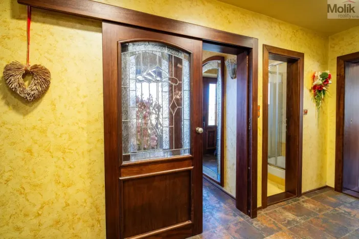 Prodej rodinného domu, Lužice, 372 m2