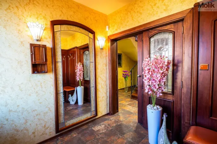 Prodej rodinného domu, Lužice, 372 m2