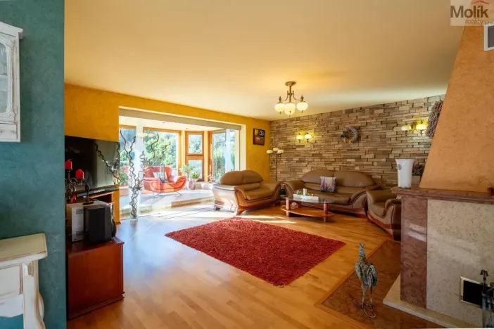 Prodej rodinného domu, Lužice, 372 m2