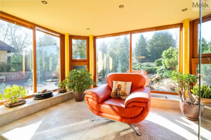 Prodej rodinného domu, Lužice, 372 m2