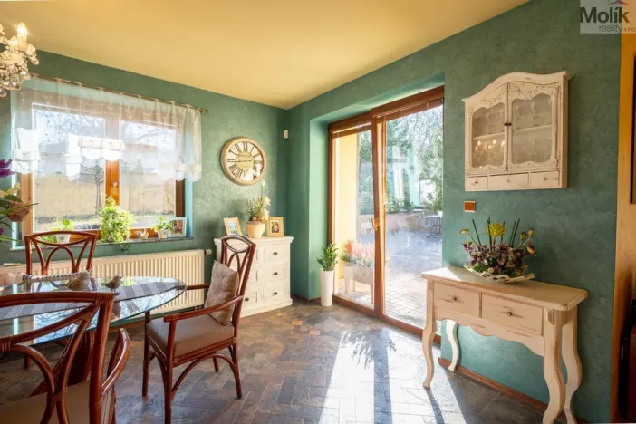 Prodej rodinného domu, Lužice, 372 m2