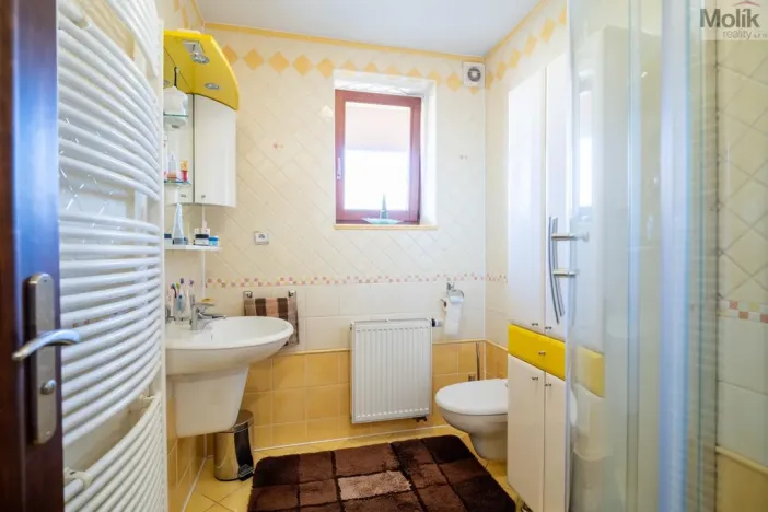 Prodej rodinného domu, Lužice, 372 m2