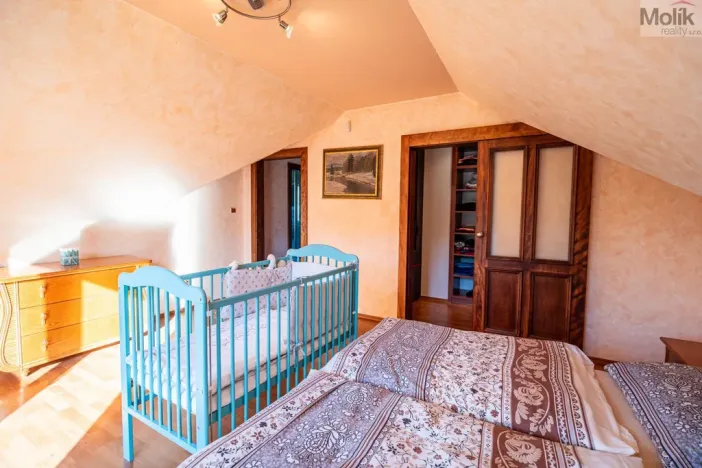 Prodej rodinného domu, Lužice, 372 m2