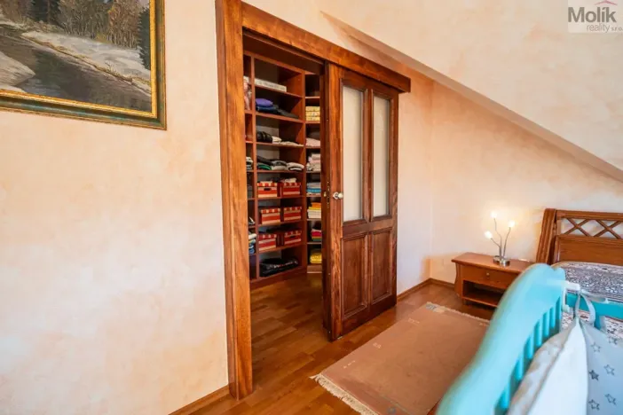 Prodej rodinného domu, Lužice, 372 m2