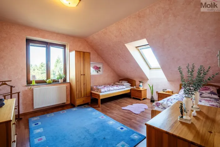 Prodej rodinného domu, Lužice, 372 m2