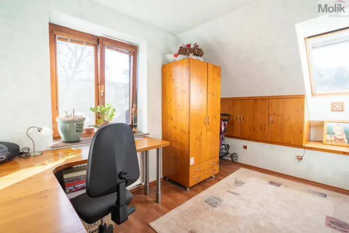 Prodej rodinného domu, Lužice, 372 m2