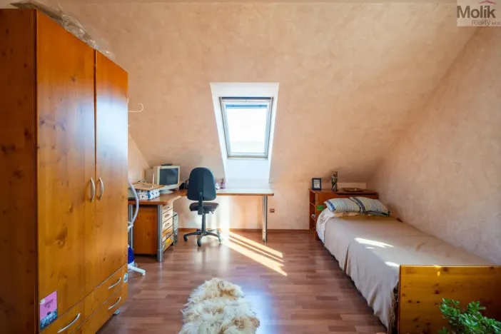 Prodej rodinného domu, Lužice, 372 m2