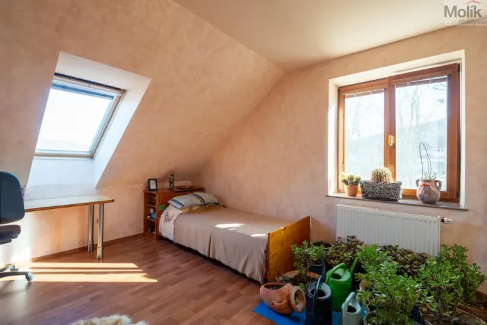 Prodej rodinného domu, Lužice, 372 m2