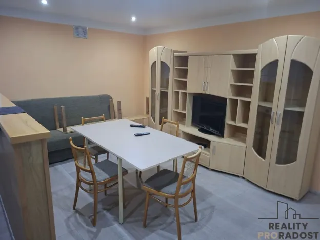 Pronájem bytu 2+kk, Slaný, Na Chmelnici, 52 m2