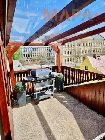 Pronájem atypického bytu, Chomutov, Revoluční, 100 m2