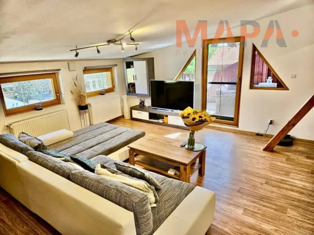 Pronájem atypického bytu, Chomutov, Revoluční, 100 m2