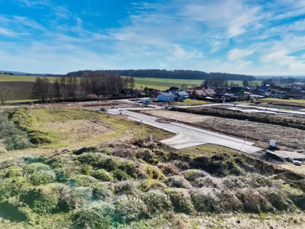 Prodej pozemku pro bydlení, Komárov, 917 m2