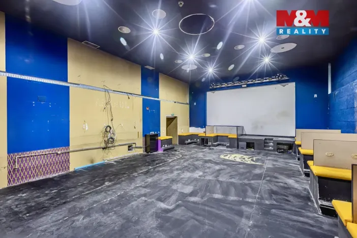 Pronájem obchodního prostoru, Jesenice, Budějovická, 289 m2