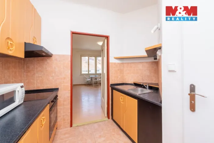 Pronájem bytu 1+kk, Praha - Dejvice, Kafkova, 33 m2