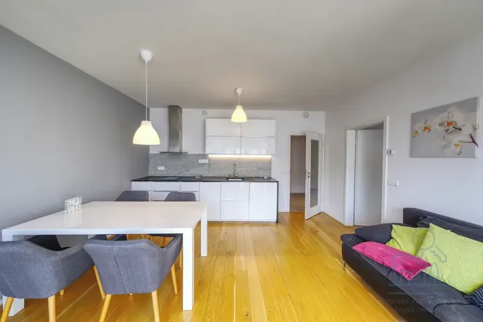 Pronájem bytu 2+kk, Praha - Vršovice, Archangelská, 54 m2