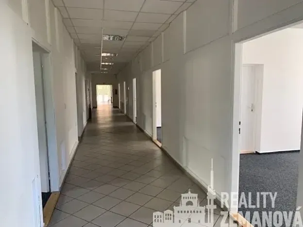 Pronájem kanceláře, Praha - Žižkov, U zásobní zahrady, 347 m2