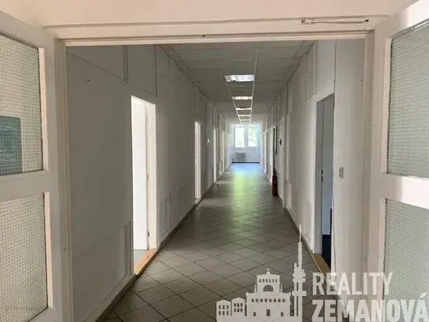 Pronájem kanceláře, Praha - Žižkov, U zásobní zahrady, 347 m2