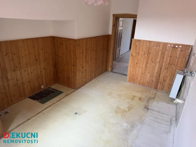 Prodej bytu 4+1, Karlovy Vary - Rybáře, nám. 17. listopadu, 105 m2