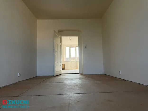 Prodej bytu 4+1, Karlovy Vary - Rybáře, nám. 17. listopadu, 105 m2