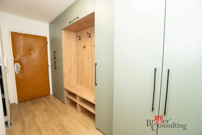 Pronájem bytu 2+kk, Praha - Kobylisy, Hlaváčova, 48 m2