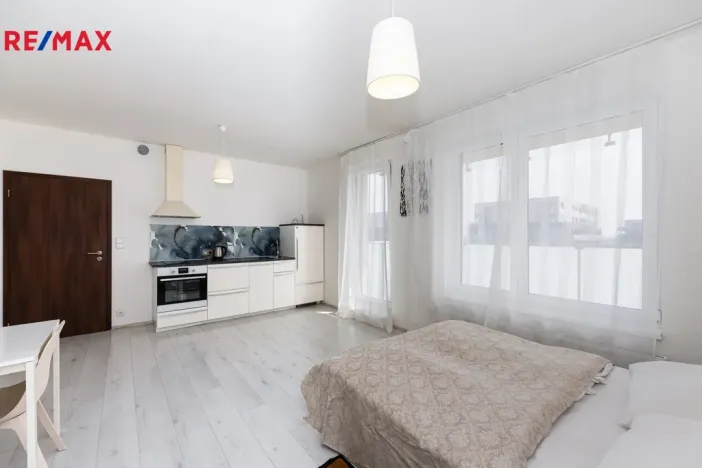 Pronájem bytu 1+kk, Praha - Stodůlky, Svitákova, 32 m2