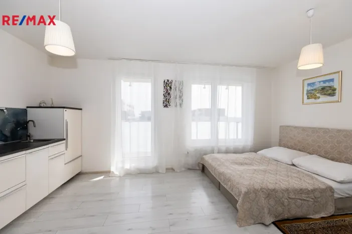 Pronájem bytu 1+kk, Praha - Stodůlky, Svitákova, 32 m2
