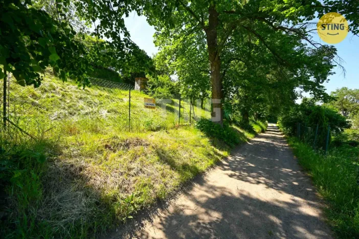 Prodej zahrady, Znojmo, 819 m2