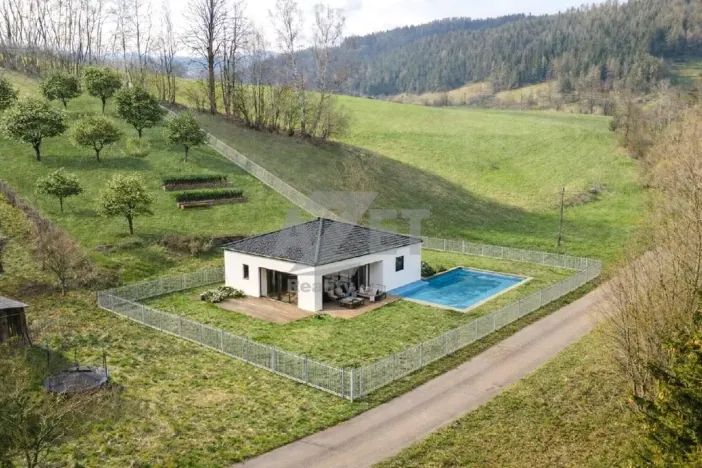 Prodej pozemku pro bydlení, Police, 1266 m2