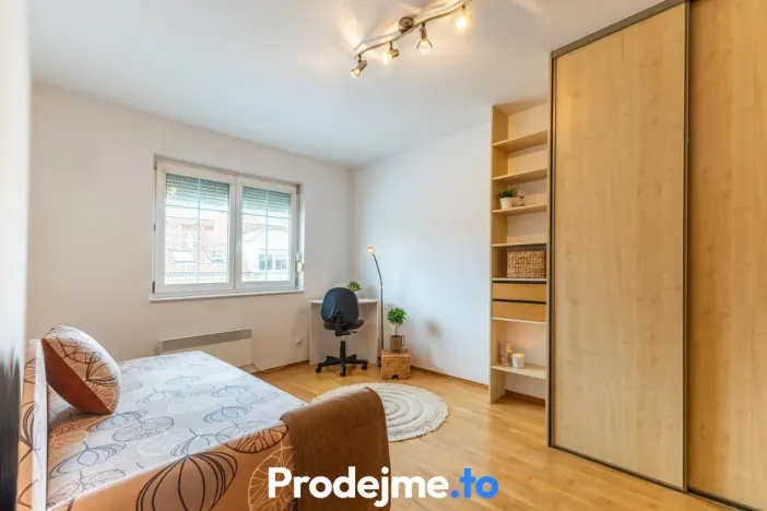 Prodej bytu 3+1, Znojmo, náměstí Svobody, 95 m2
