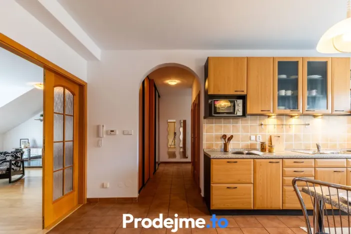 Prodej bytu 3+1, Znojmo, náměstí Svobody, 95 m2